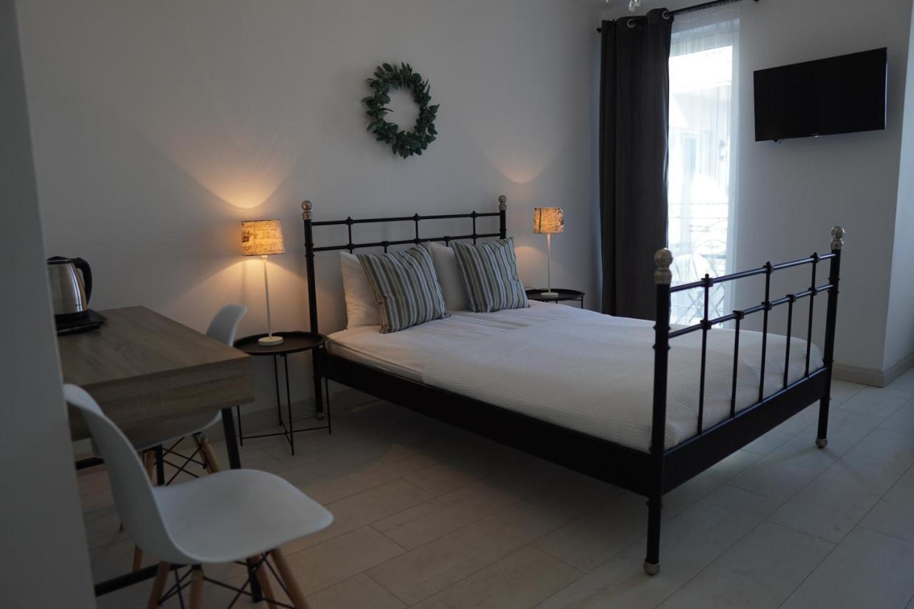 Pod Roza Bed & Breakfast Leba Exterior photo